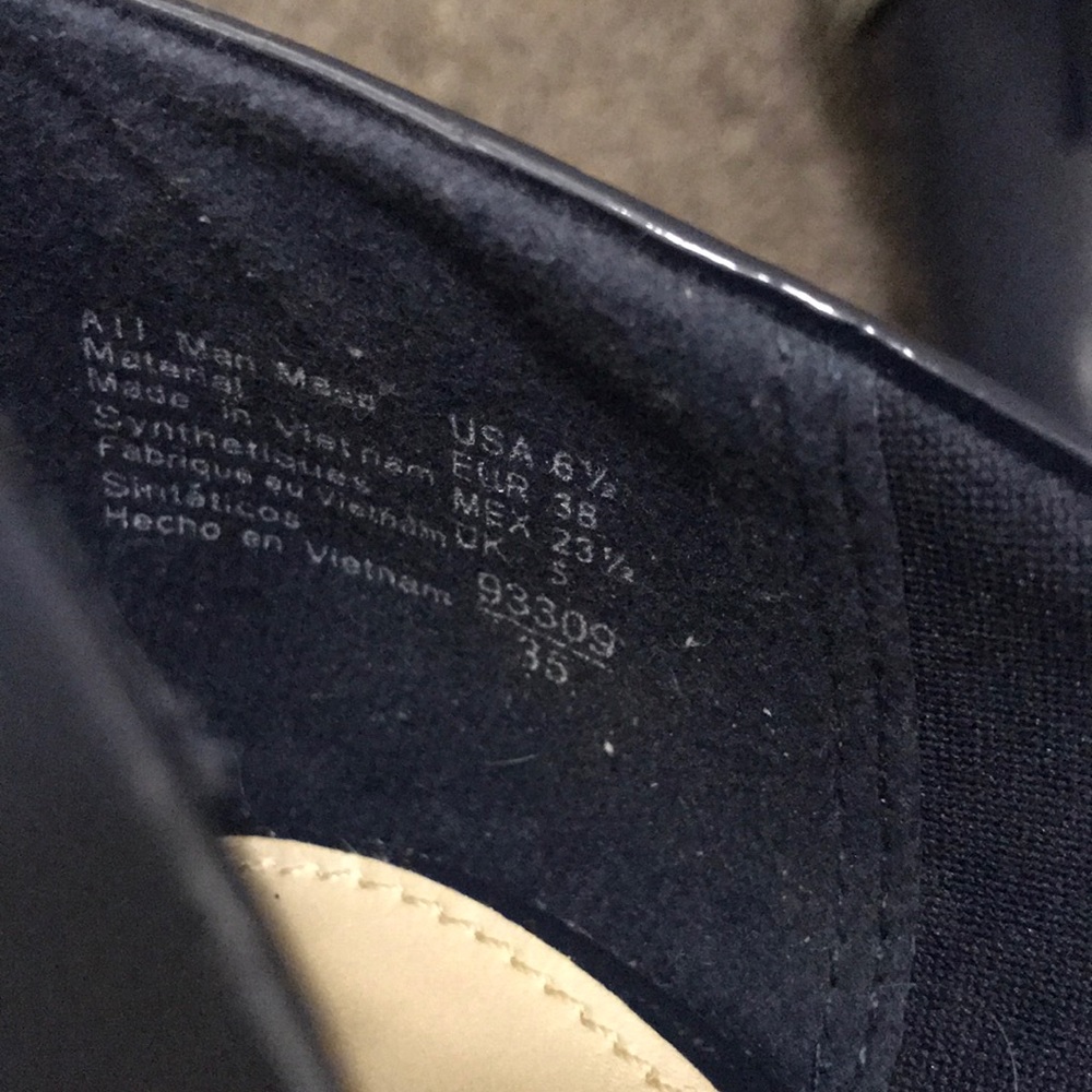 Heels - Picture 6 of 6